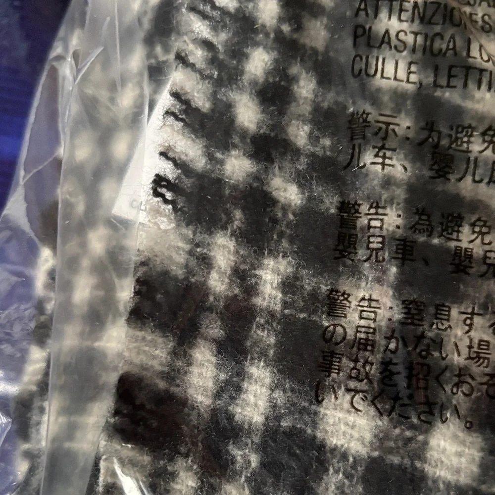 NWT Old Navy Plaid Black and White Warm Scarf